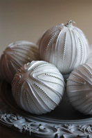 Broccatia White, świąteczne bombki