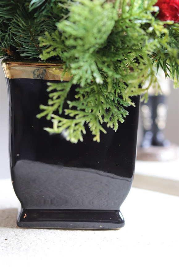 Brokatowy Las Red, świąteczny stroik z choineczkami