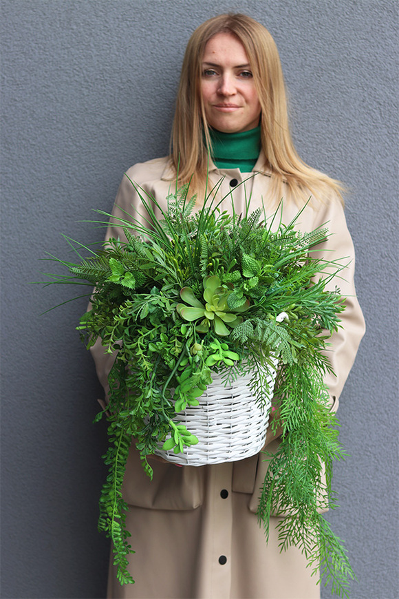 Green Basket, kompozycja z ziołami w koszu