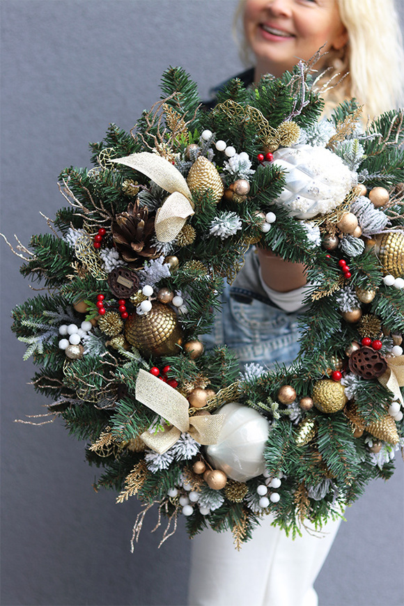 Golderisa, świąteczny wianek z owocami