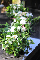 Sylia White, girlanda nagrobna z dedykacją