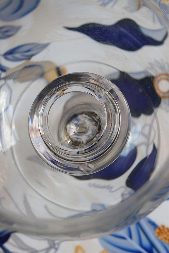 Glass Betty, szklany świecznik na nodze