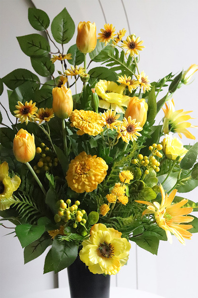 Żółte Słońce, bukiet nagrobny we wkładzie do wazonu