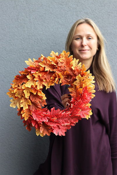 Autumn Vibes, jesienny wianek z kolorowych liści