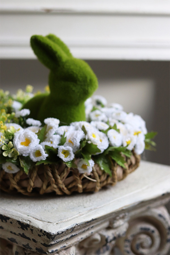 Stokrotki, wielkanocny stroik z zajączkiem