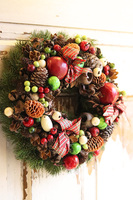 Winterio, bożonarodzeniowy wianek z owocami