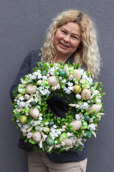 Zielone Nastroje, wielkanocny wianek na drzwi z jajkami	