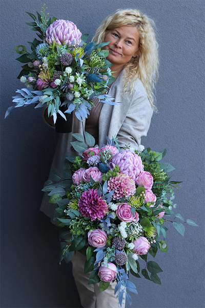 Kerrata New 3, pastelowa dekoracja nagrobna w misie