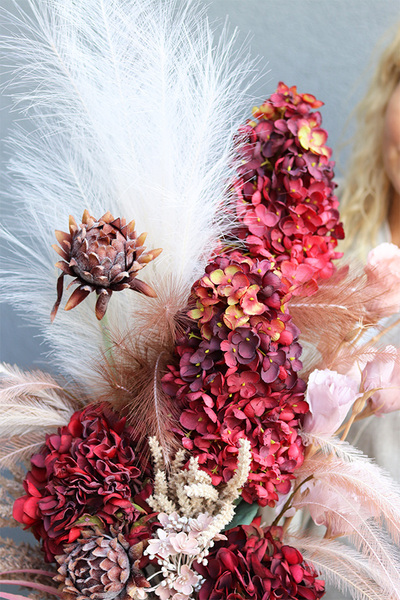 Anonsja Bordo, bukiet nagrobny we wkładzie do wazonu