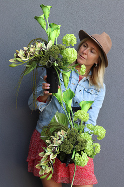 Green Place, dekoracja nagrobna na plastrze drewna & bukiet