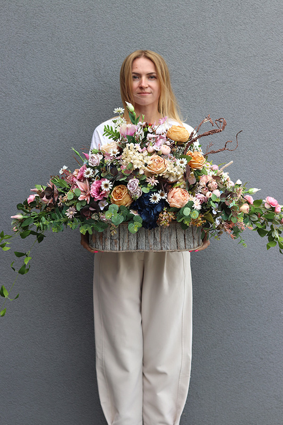 Jerreta, elegancka kompozycja nagrobna w skrzynce, wym.61x110cm