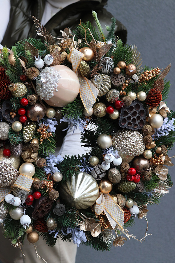 Goldira 2, bogaty wianek świąteczny