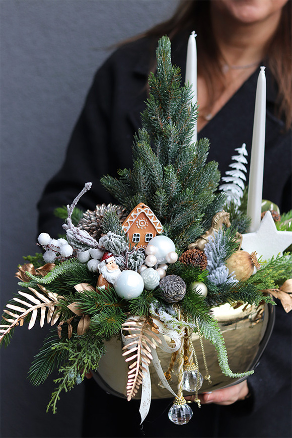 Venita Glamour, realistyczna choinka świąteczna z dodatkami