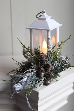OD RĘKI Mini Winter White, lampion nagrobny LED na kolumbarium, wys.22cm