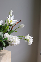 Wiosenna Magnolia, dekoracja nagrobna w misie