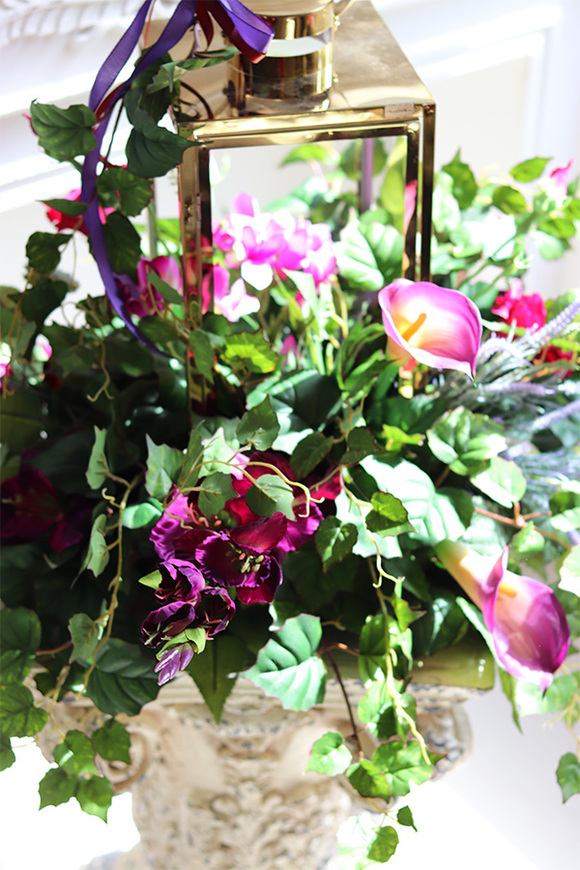 Angelo Garden Purple&Gold 2, kompozycja kwiatowa z lampionem