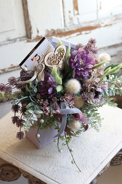 urocza koperta flowerbox z czekoladą, Helima Chocolates, wym.30x38cm 