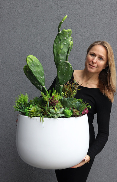 Desideria 2 Cacti Fiberglass, sukulenty z kaktusem w białej donicy, wys.92cm