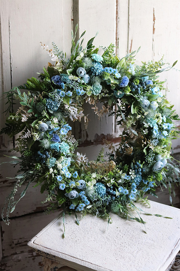 atrakcyjny wianek na Twoje drzwi, Manfredo Blue 2, śr.46cm 