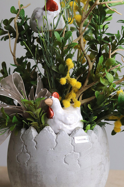 Wykluty, stroik wielkanocny z kurami