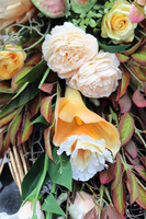 Ulises, bukiet nagrobny z żółtych kwiatów