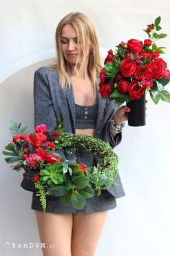 Czerwona Opowieść, zestaw nagrobny, bukiet nagrobny + wieniec             