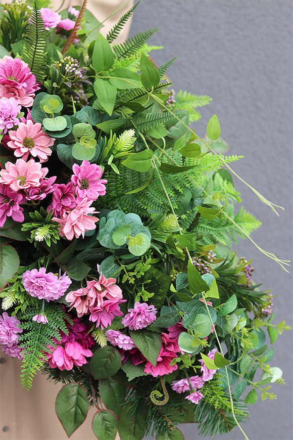 Dekorena Luiza, różowa wiązanka nagrobna