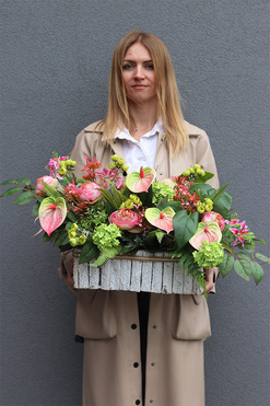 Anturium Dekorena, dekoracja nagrobna w skrzynce, wym.39x80cm