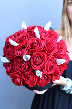 OD RĘKI Money Roses, flowerbox okolicznościowy z kwiatów sztucznych, wys.30cm