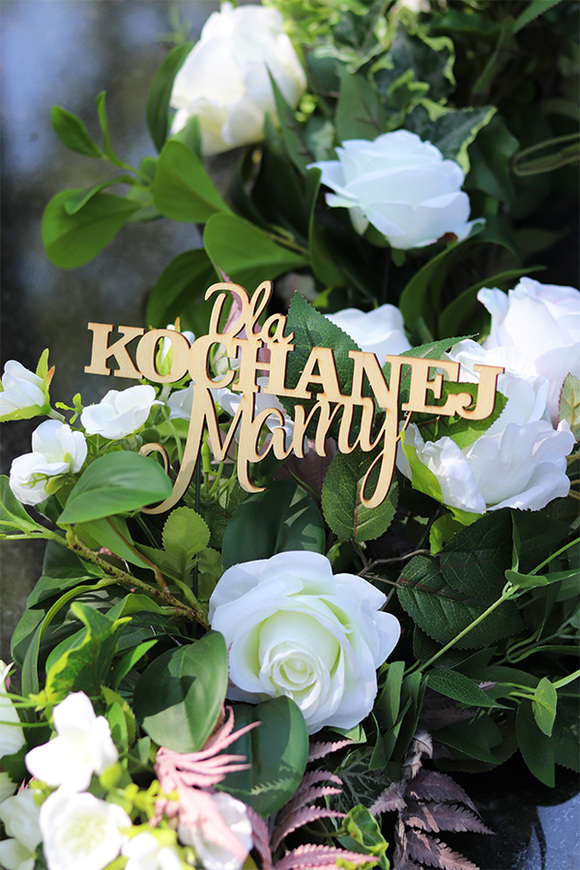 Sylia White, girlanda nagrobna z dedykacją