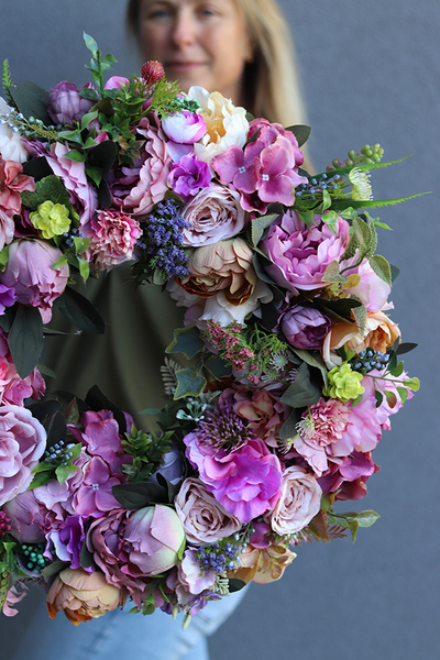 fioletowy wianek kwiatowy na drzwi, Tediano, śr.45cm 