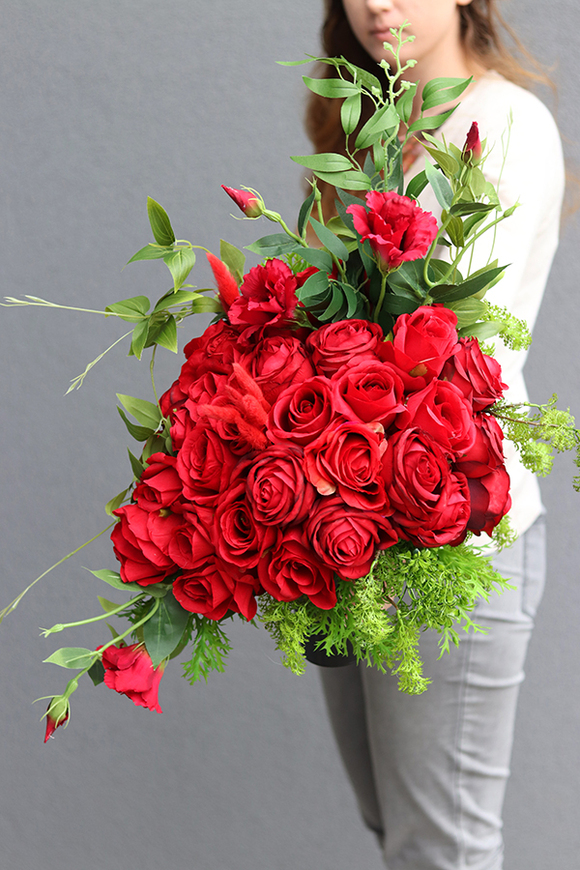 Czerwone Róże Heartano Premium, bukiet nagrobny w kształcie serca, wym.50x55cm