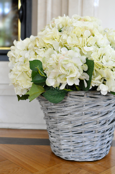 bogaty kosz z kremowymi hortensjami Provance 48x48cm  