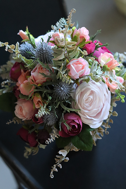 Carmen Canoe Glamour, kompozycja kwiatowa w stylowej donicy, wys.35cm