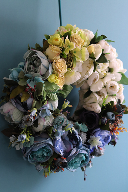 Caryca Katarzyna Blue, dużych rozmiarów efektowny wianek na drzwi, śr.45cm