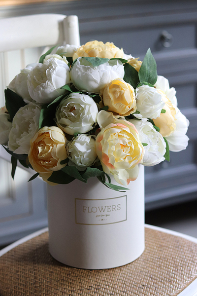 bogaty flowerbox z peoniami, Peonies Gold, wys.40cm
