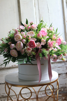 bogaty flowerbox z różami, Różana Kraina, wys.40cm