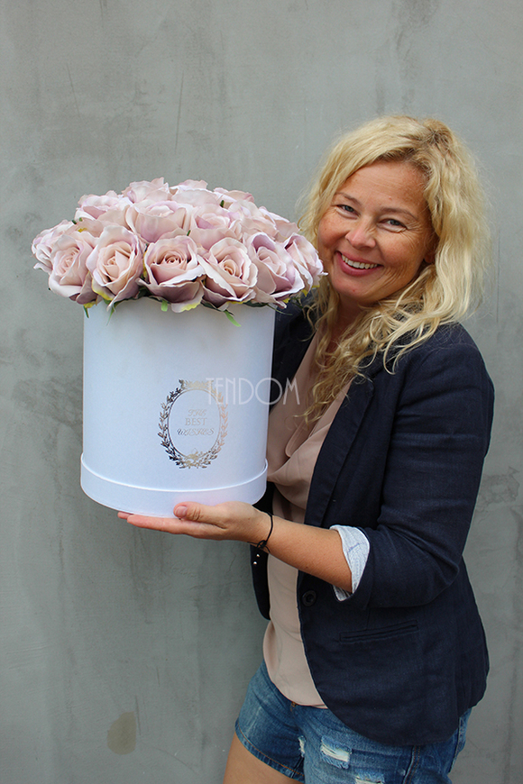 Piaskowa Róża kompozycja kwiatowa / bukiet Flowerbox, wys.36cm