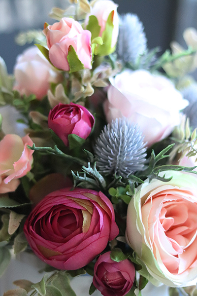 Carmen Canoe Glamour, kompozycja kwiatowa w stylowej donicy, wys.35cm