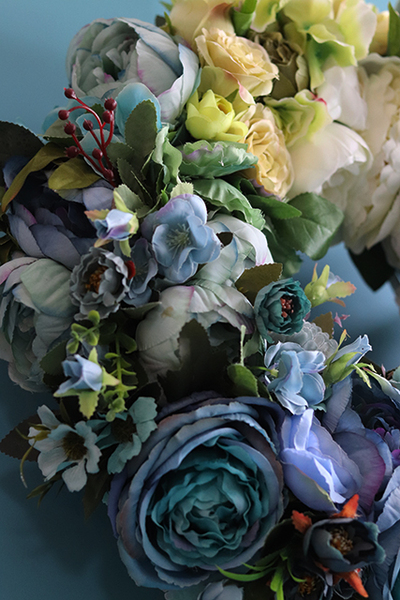 Caryca Katarzyna Blue, dużych rozmiarów efektowny wianek na drzwi, śr.45cm