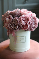 Meronia, flowerbox z pudrowymi peoniami, wys.30cm