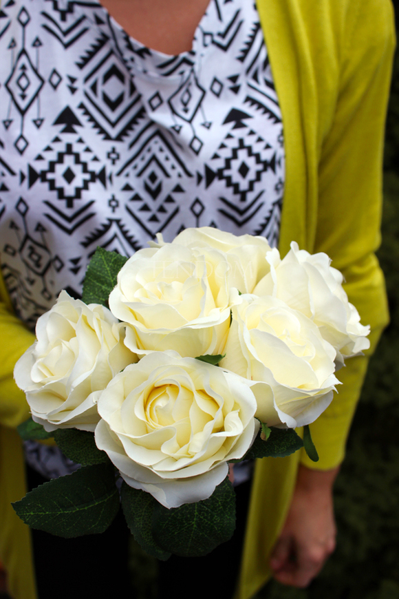 bukiet 6 szt. kremowych róż, wys.26cm