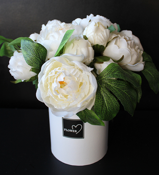 kompozycja kwiatowa / bukiet flowerbox Biała Peonia wys.27cm