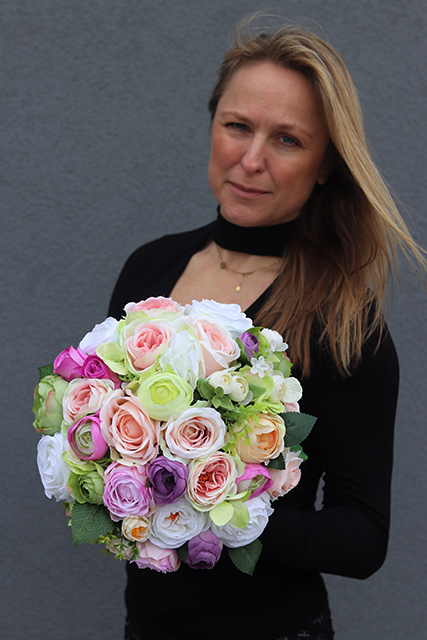 Remina, kompozycja kwiatowa / bukiet flowerbox, wys.23cm