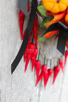 efektowny wianek Jesienne Dynie z Chilli, śr.33cm 