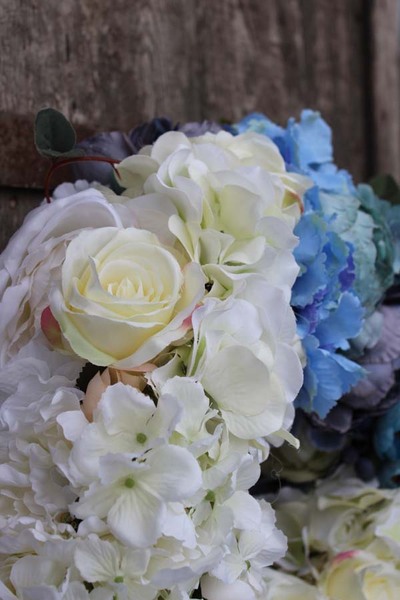 Błękit Nieba Wiosną, dekoracyjny wianek na drzwi, większy, śr.45cm