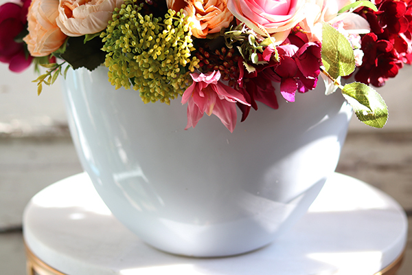 Kamilla Bordo, bogata kompozycja kwiatowa, wys.40cm 