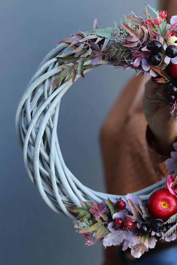 Apple Fall 2, asymetryczny wianek jesienny, śr.36cm 