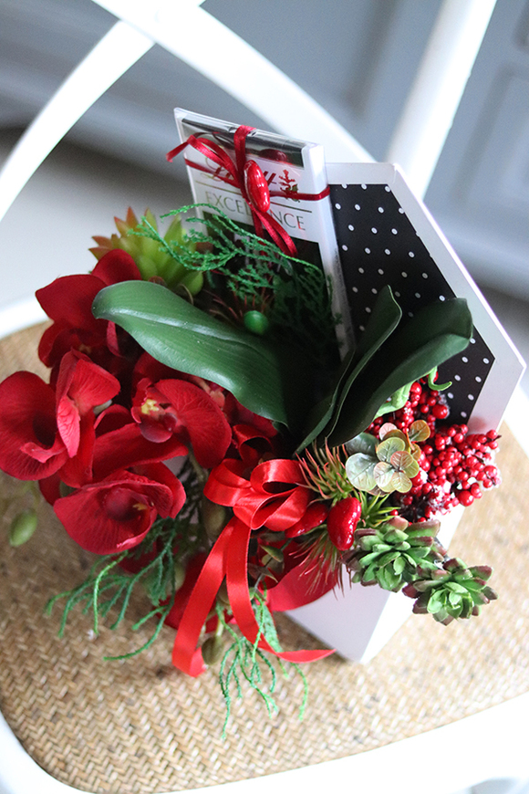 elegancka koperta flowerbox z czekoladą, Walentyna, wym.30x28cm 