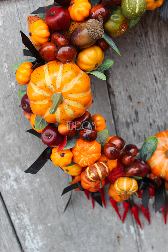 efektowny wianek Jesienne Dynie z Chilli, śr.33cm 